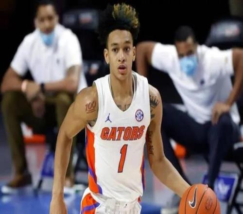 上海击败广,州连战连胜,李添荣独砍,乐竞体育官网,APP下载,注册领彩金,官方网站,网站入口