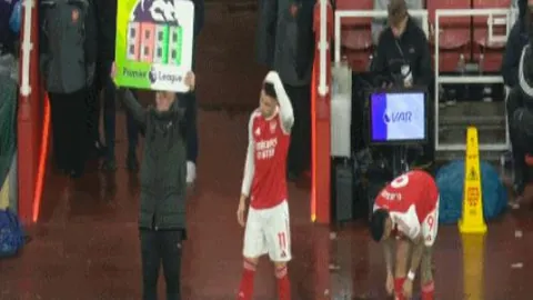 尤文应重用弗拉霍维奇提升核心作用，克拉西奇斥其遭不公边缘化